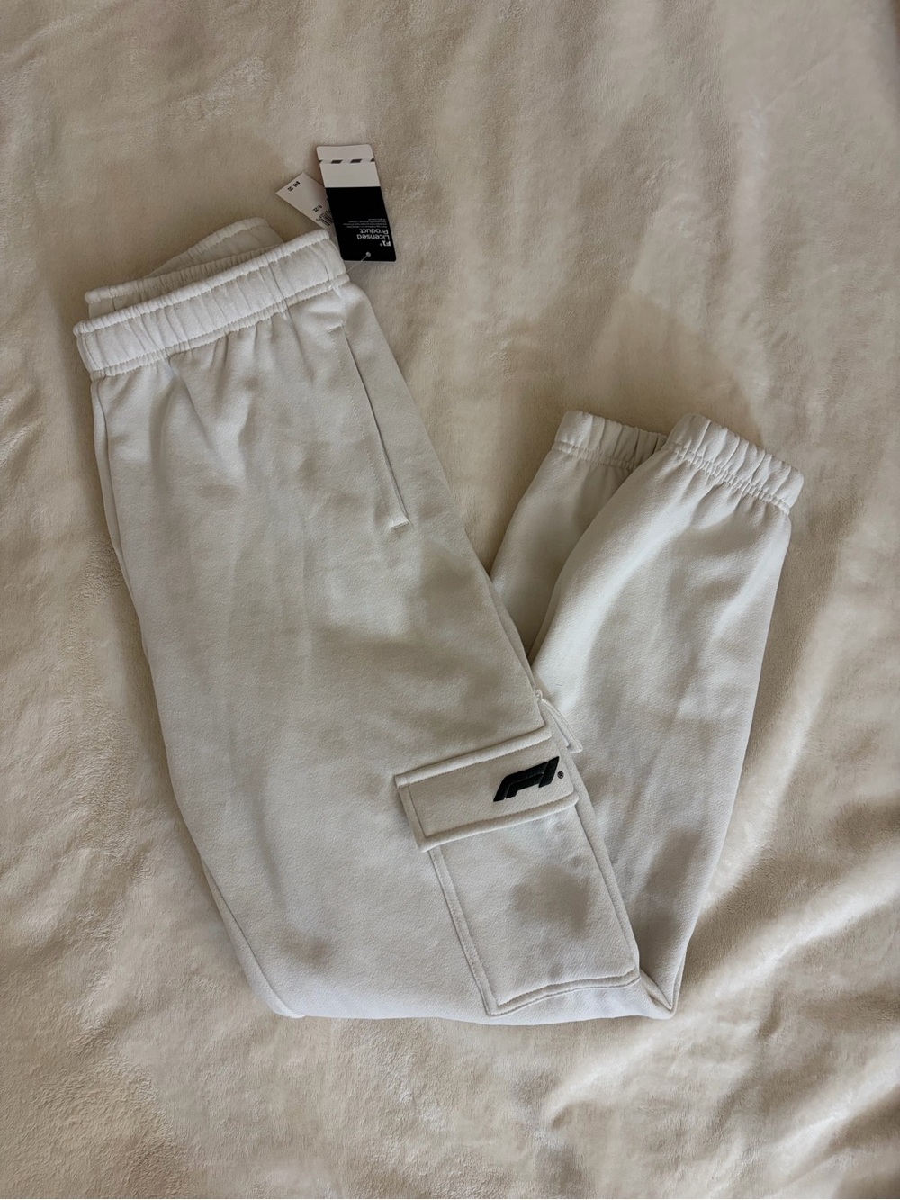 Official Formula 1 White Fleece Cargo Joggers with Black Logo